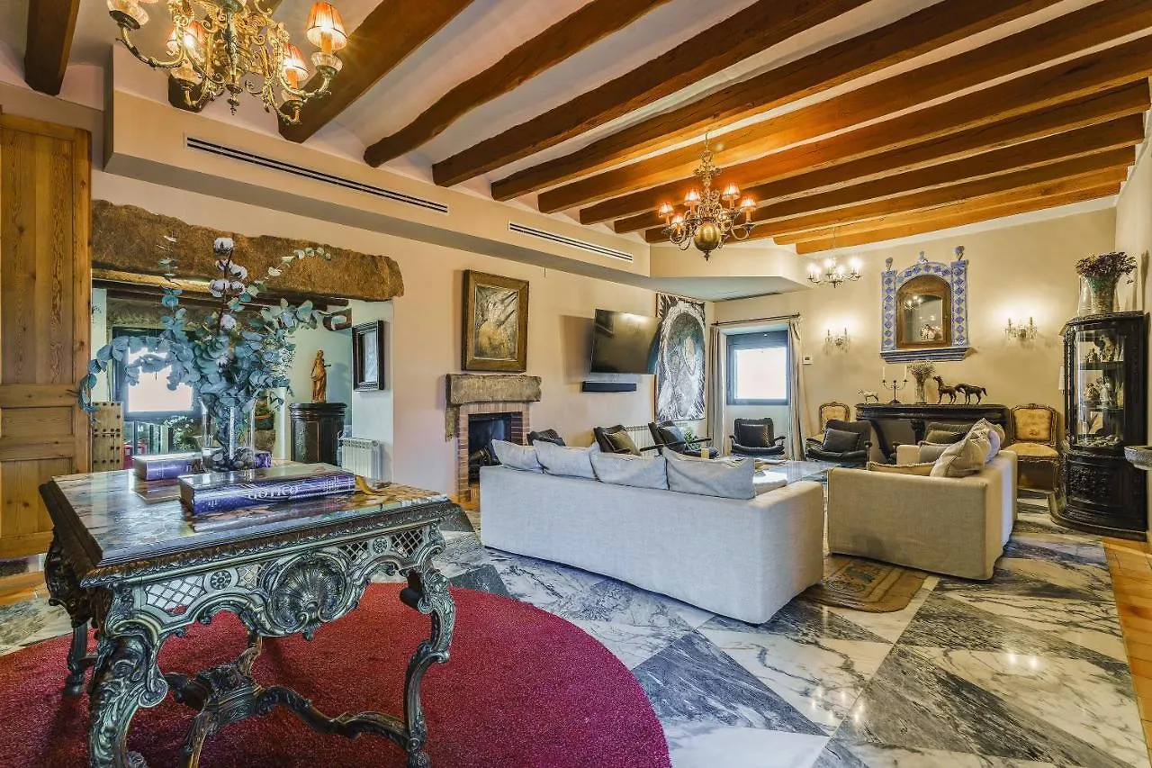 Villa Masia de Queralt Luxury Casa Rural con Spa y Vistas Concabella